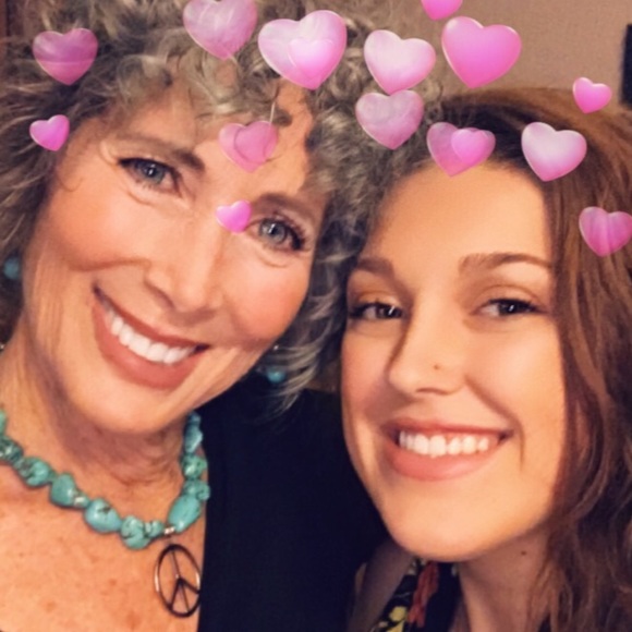 Meet your Posher, Sandy - Picture 3 of 10